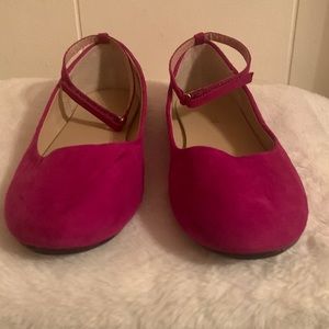 Kids size 3 suede magenta ballerina shoes with strap